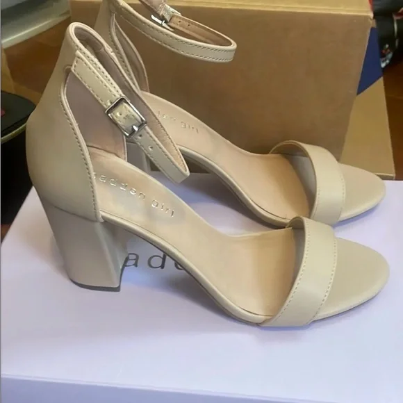 Madden Girl bella blush Cream Block Heel Sandals 7.5 new in box - Picture 2 of 4
